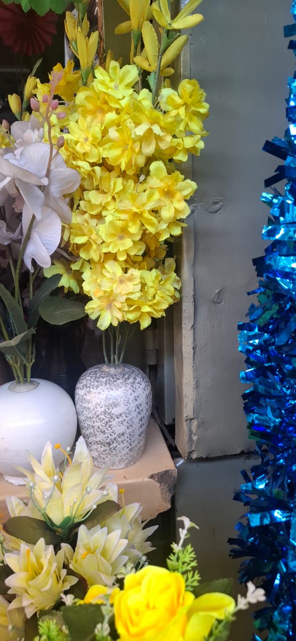 ARTIFICIAL FLOWER  GIFT  MODERN HOME DECOR UNBREAKABLE  FLOWER VASE/ CENTER PIECE/OFFICE DECOR/COFFEE TABLE DECOR/CONSOLE TABLE DECOR VALENTINES GIFT