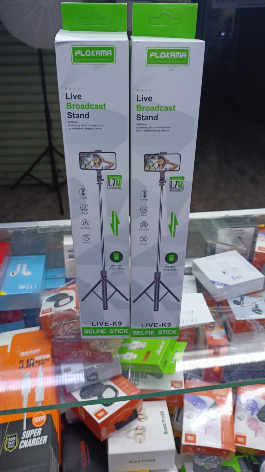 PLOKAMA TRIPODS & VIDEO MAKING KITS – SELFIE STICK, LIVE STREAM STAND, 3-IN-1 HANDLE TRIPOD FOR CONTENT CREATION