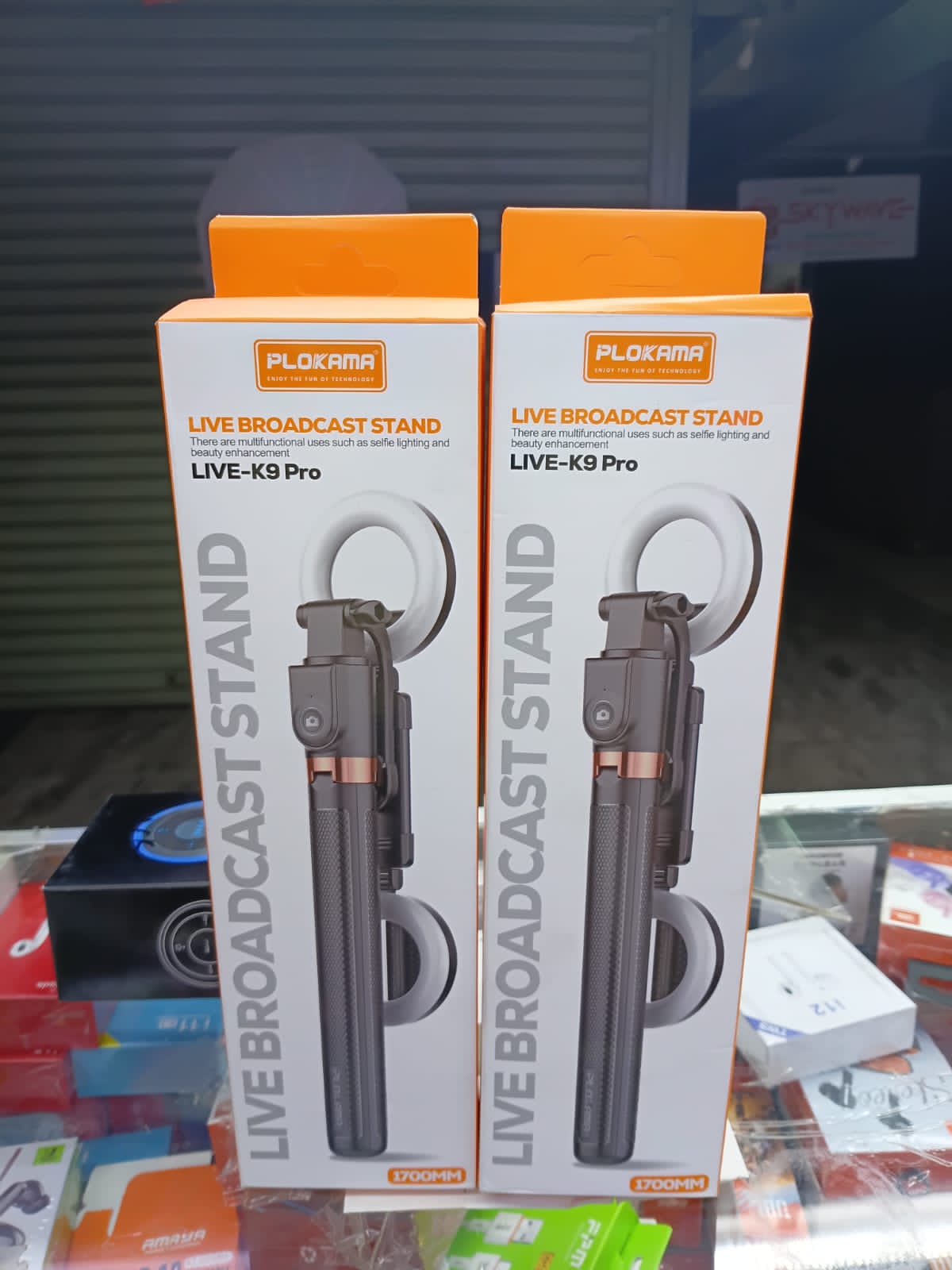 PLOKAMA TRIPODS & PHONE HOLDERS – TABLE TOP STAND, AI AUTO TRACKING SELFIE STICK & LIVE BROADCAST STAND (ADJUSTABLE & PORTABLE)