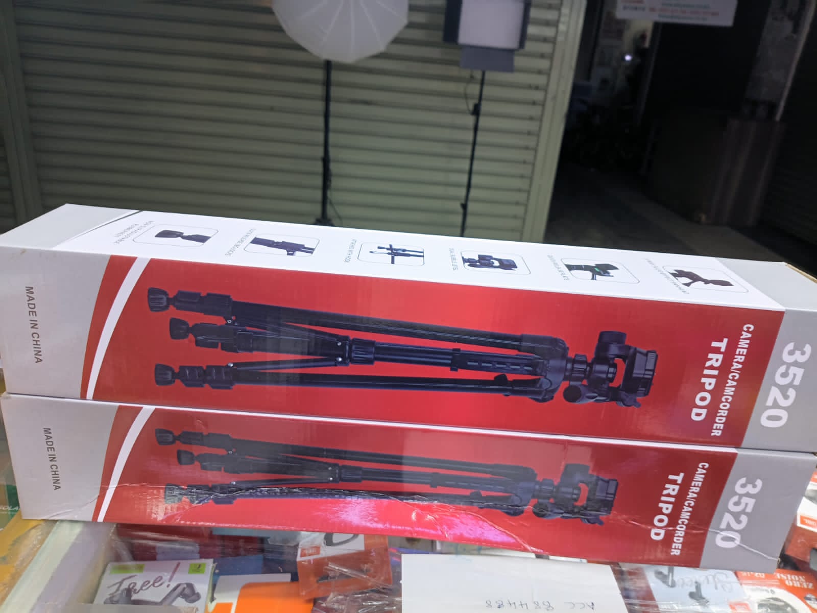 CAMERA & MOBILE PHONE TRIPODS – 3520 / YUFENG 3388 / PLOKAMA PK-9930 150CM ADJUSTABLE TRIPOD STANDS FOR VIDEO & PHOTOGRAPHY