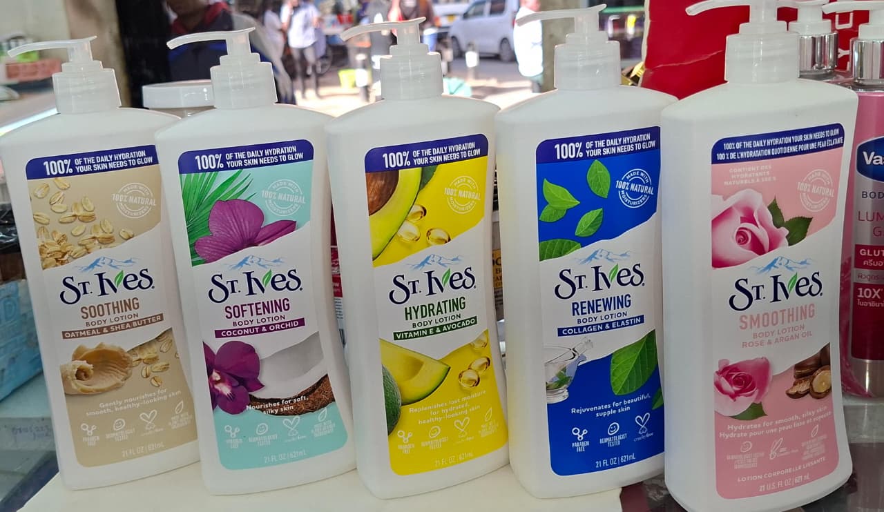 🌿 NATURAL GLOW! ✨ ST. IVES BODY LOTIONS – DEEP MOISTURIZING 💧, SOFT & SMOOTH SKIN 💖, NOURISHING FORMULA 🌿, LONG LASTING HYDRATION ⏳, HEALTHY RADIANT GLOW 🌟