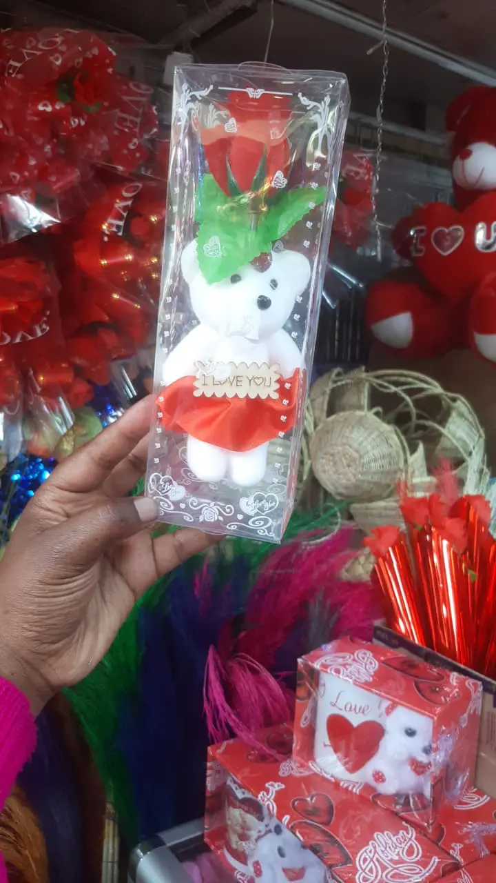 💖 Valentine’s Gift Collection 💖
Make this Valentine’s Day truly special with our beautifully designed gift packages, created to express love in the most meaningful way