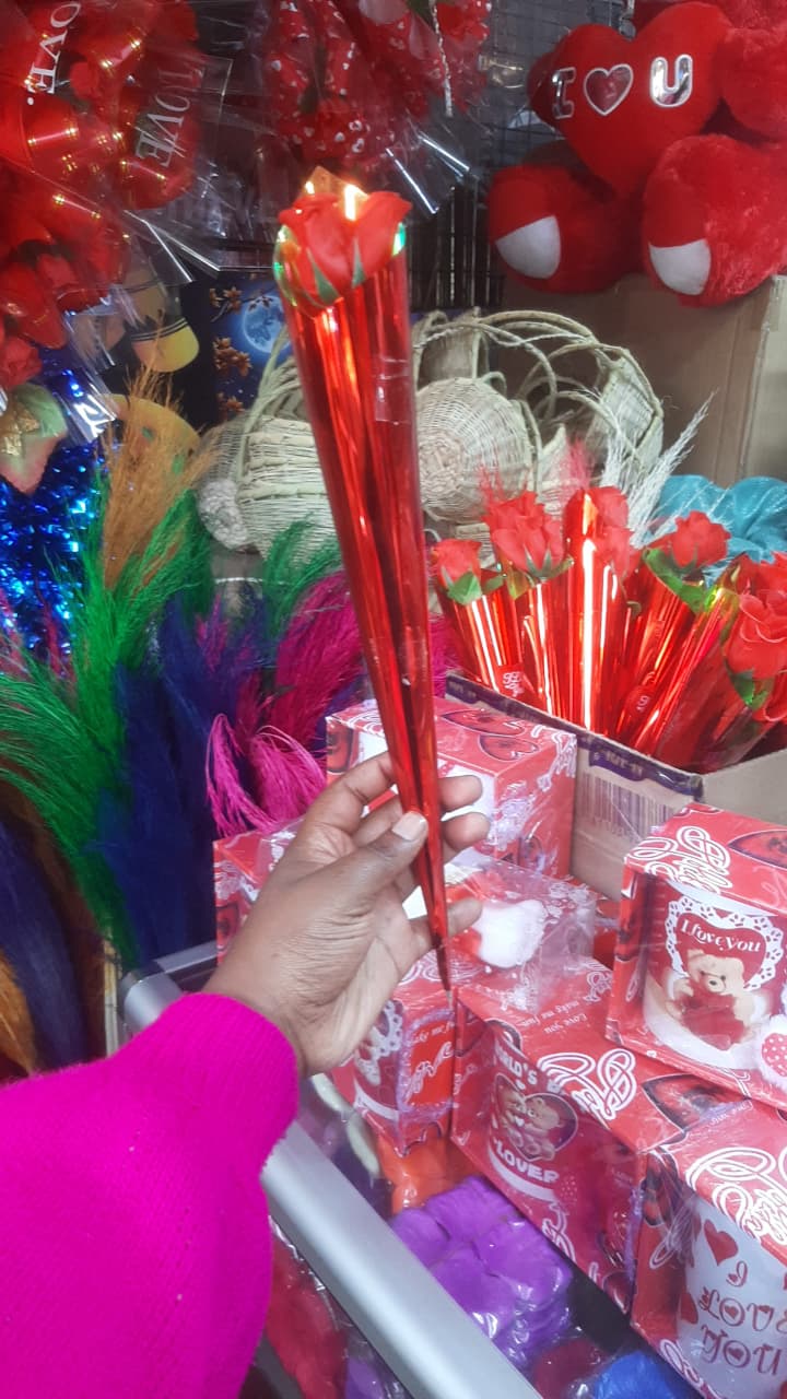 💖 Valentine’s Gift Collection 💖
Make this Valentine’s Day truly special with our beautifully designed gift packages, created to express love in the most meaningful way