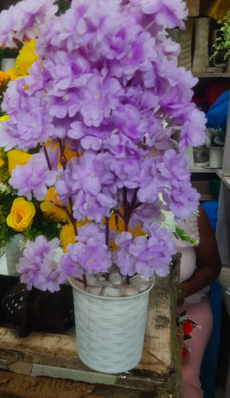 Elegant artificial flower vase arrangement-Home decor & office decor ,reception,bedroom,reception, or gifting.High quality artificial flowers(long lasting & fade resistant). No maintenance required.