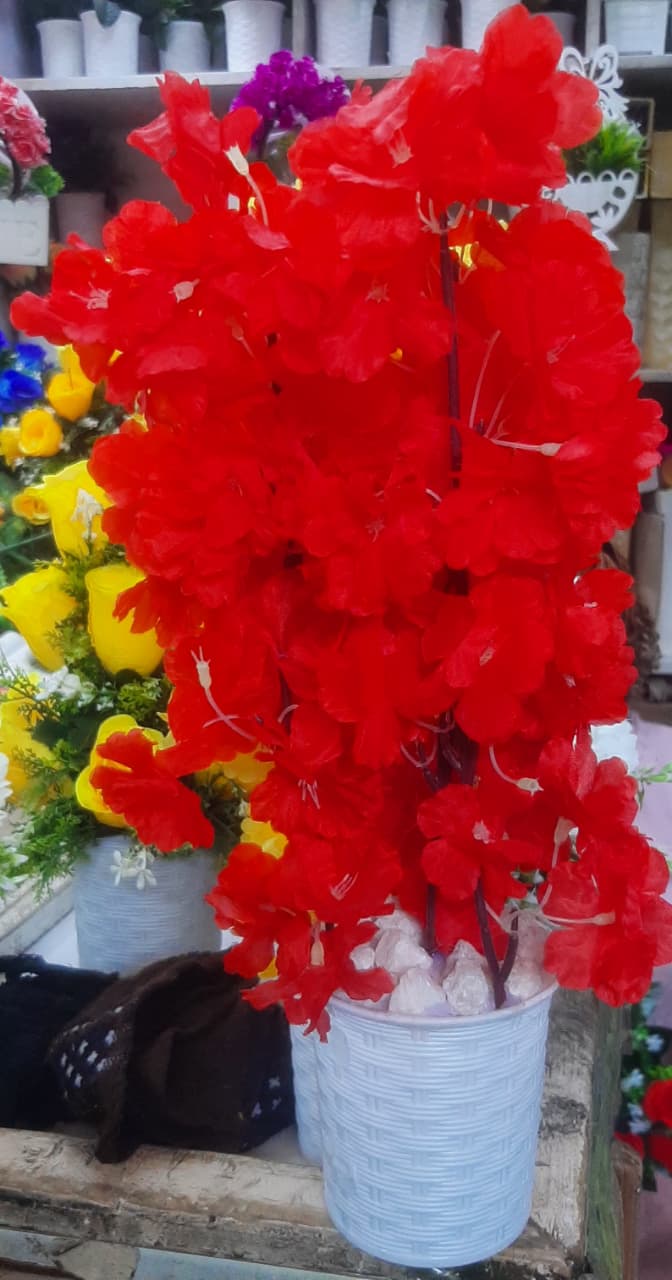 Elegant artificial flower vase arrangement-Home decor & office decor ,reception,bedroom,reception, or gifting.High quality artificial flowers(long lasting & fade resistant). No maintenance required.