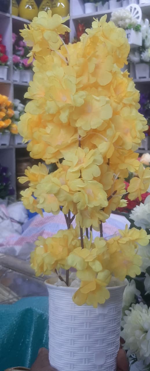 Elegant artificial flower vase arrangement-Home decor & office decor ,reception,bedroom,reception, or gifting.High quality artificial flowers(long lasting & fade resistant). No maintenance required.