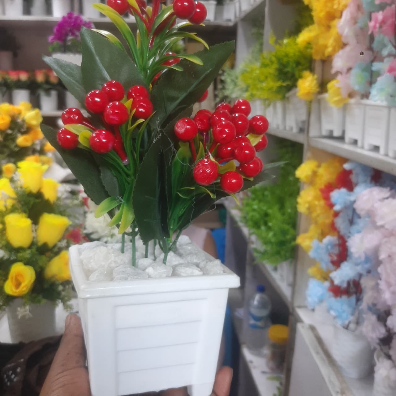 Elegant artificial flower vase arrangement-Home decor & office decor ,reception,bedroom,reception, or gifting.High quality artificial flowers(long lasting & fade resistant). No maintenance required.