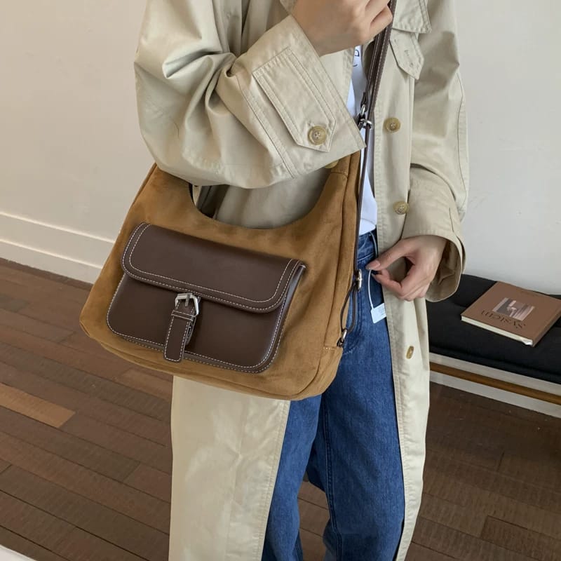 👜 VERSATILE STYLE BROWN WOMEN’S TOTE BAG – ELEGANT, SPACIOUS & PERFECT FOR EVERYDAY USE 👜ADD A TOUCH OF CLASS AND ELEGANCE TO YOUR DAILY LOOK WITH THIS BEAUTIFUL BROWN WOMEN’S TOTE BAG! 😍✨ DESIGNED
