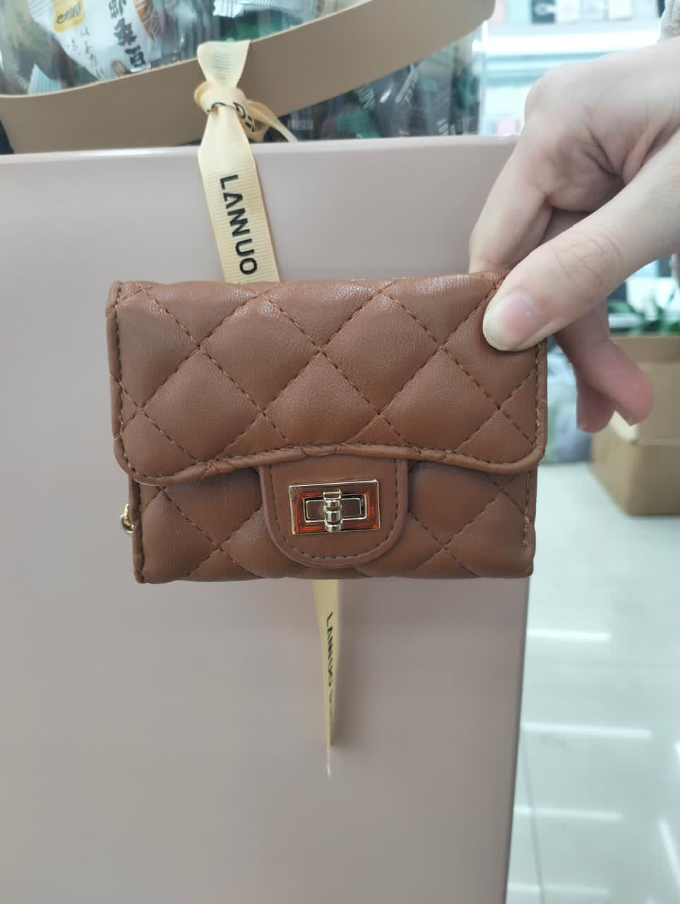 CUTE BIFOLD LADIES WALLET – SMALL COMPACT FASHION WALLET WITH CARD SLOTS, COIN POCKET & DURABLE DESIGN