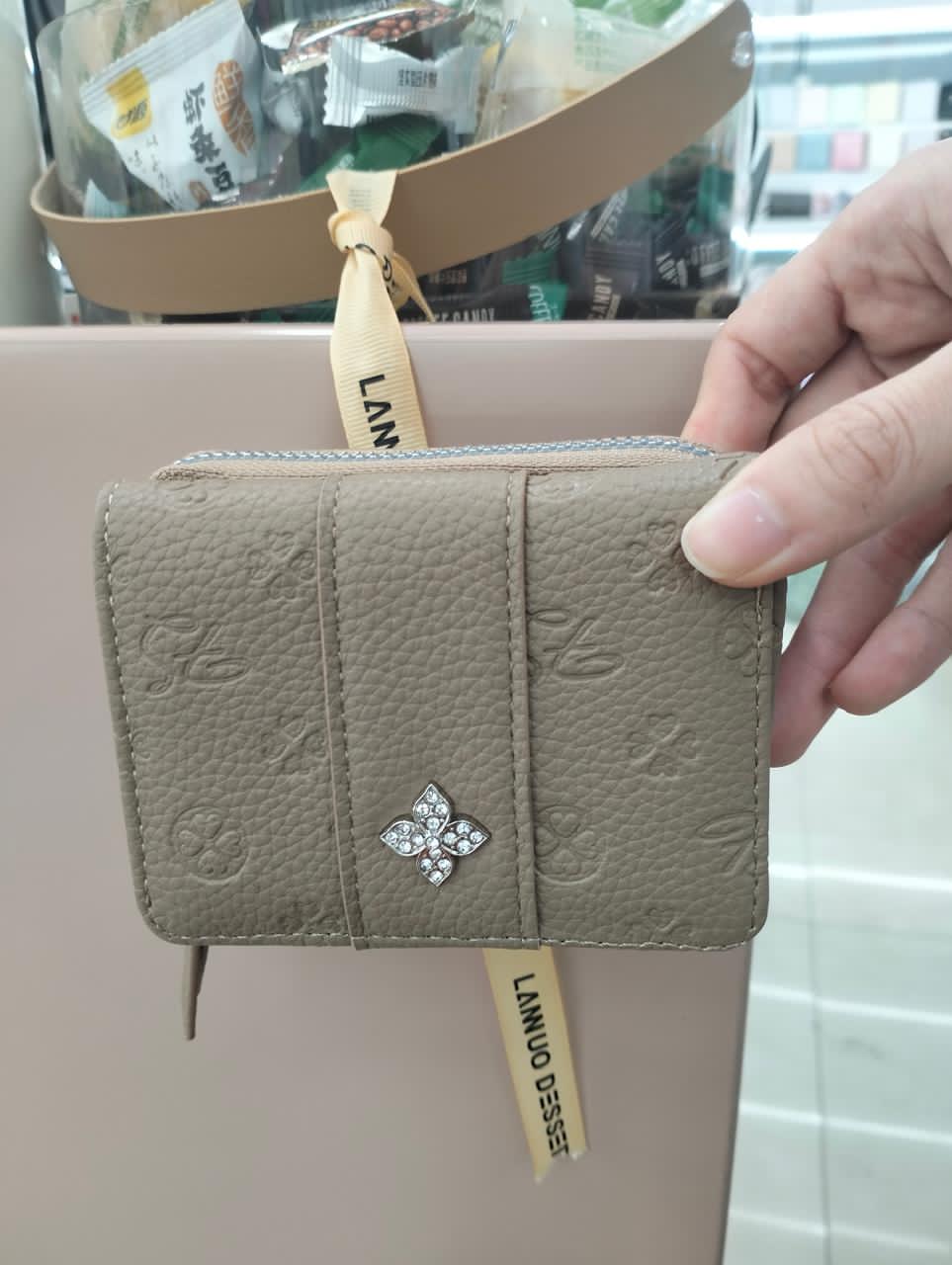 CUTE BIFOLD LADIES WALLET – SMALL COMPACT FASHION WALLET WITH CARD SLOTS, COIN POCKET & DURABLE DESIGN