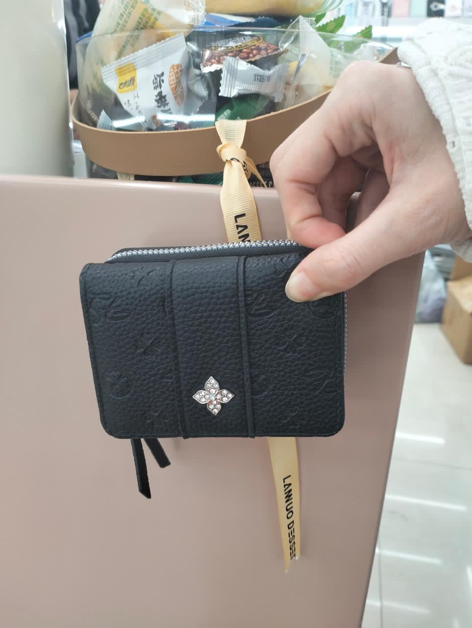 CUTE BIFOLD LADIES WALLET – SMALL COMPACT FASHION WALLET WITH CARD SLOTS, COIN POCKET & DURABLE DESIGN