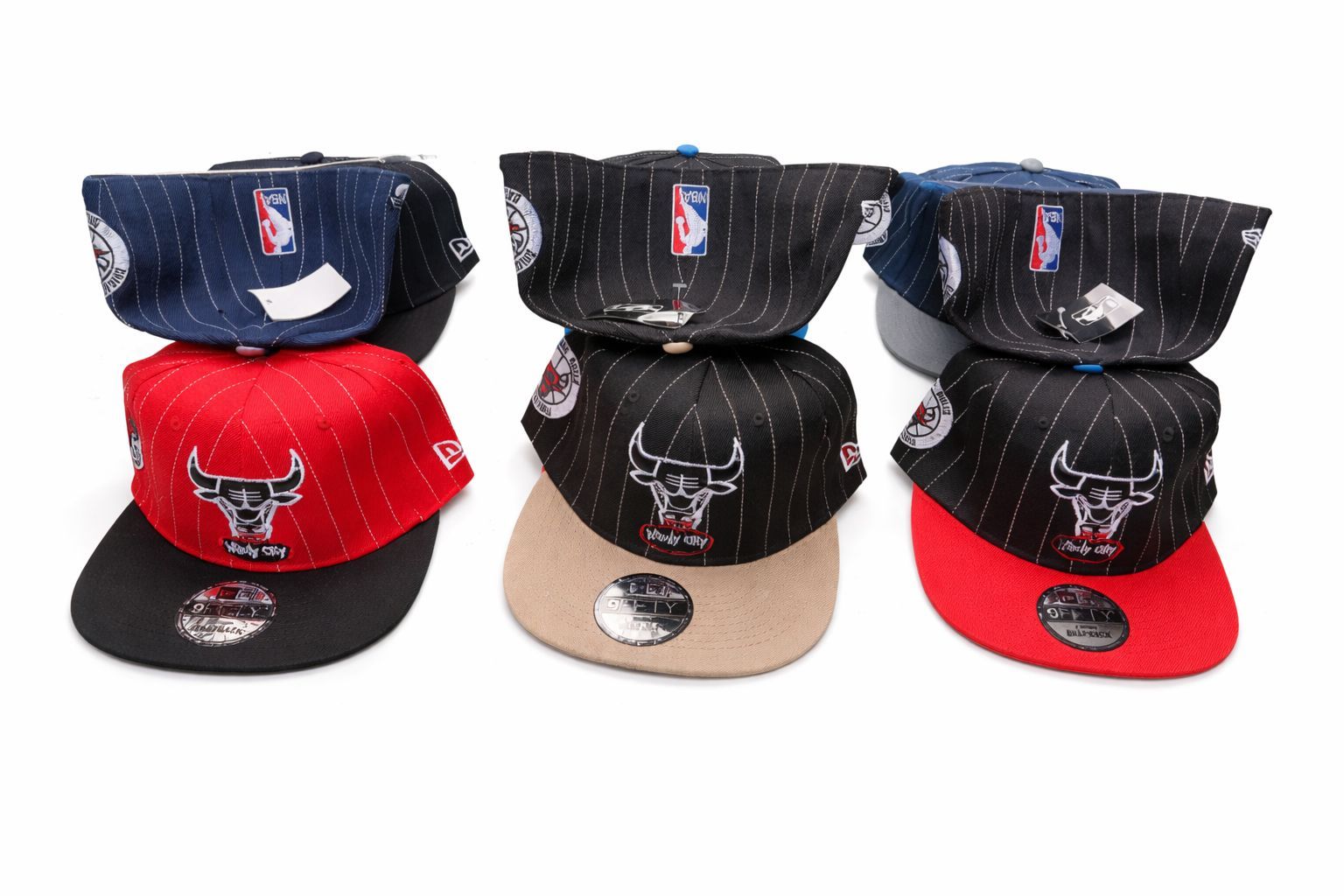 NEW ERA ADJUSTABLE SNAPBACK CAP – PREMIUM PINSTRIPE CHICAGO BULLS FLAT BRIM HAT FOR MEN & WOMEN