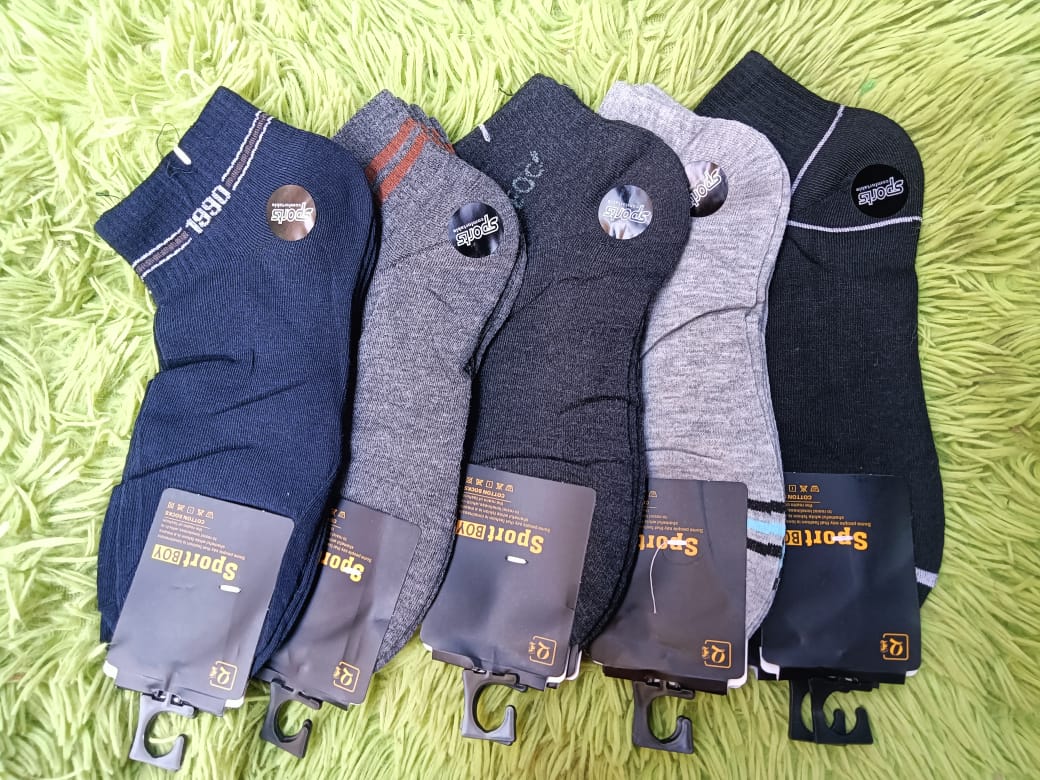6pcs Classy mens ankle socks with very colourful random prints,with a warming effect