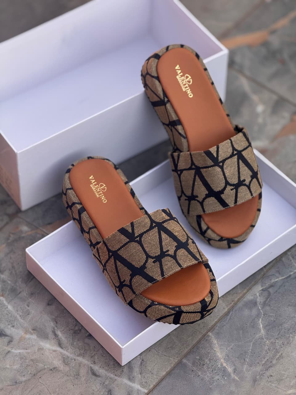 Valentino Style VLogo Monogram Platform Sandals - Women's High-Heel Canvas Slides - Luxury Toile Iconographe Mules in Red, Green, Black & Tan (Size 37-42)