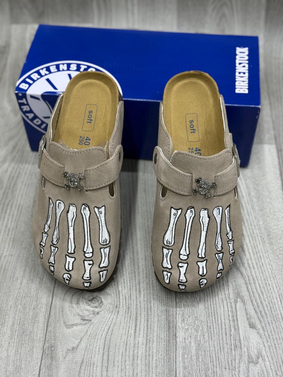 Unisex Skeleton Bone Graphic Clogs - Suede Leather Slippers with Skull Buckle & Cork Footbed