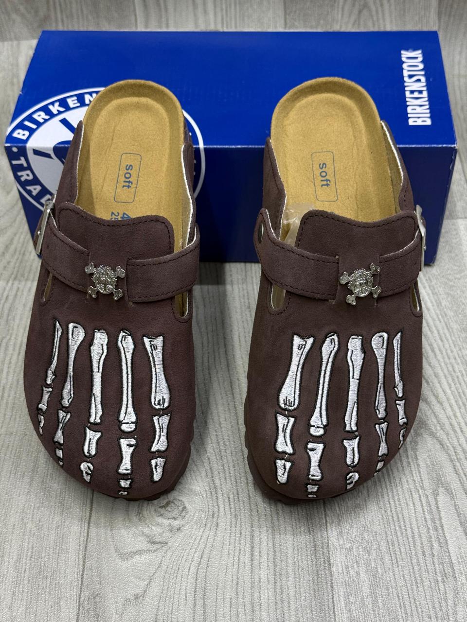 Unisex Skeleton Bone Graphic Clogs - Suede Leather Slippers with Skull Buckle & Cork Footbed