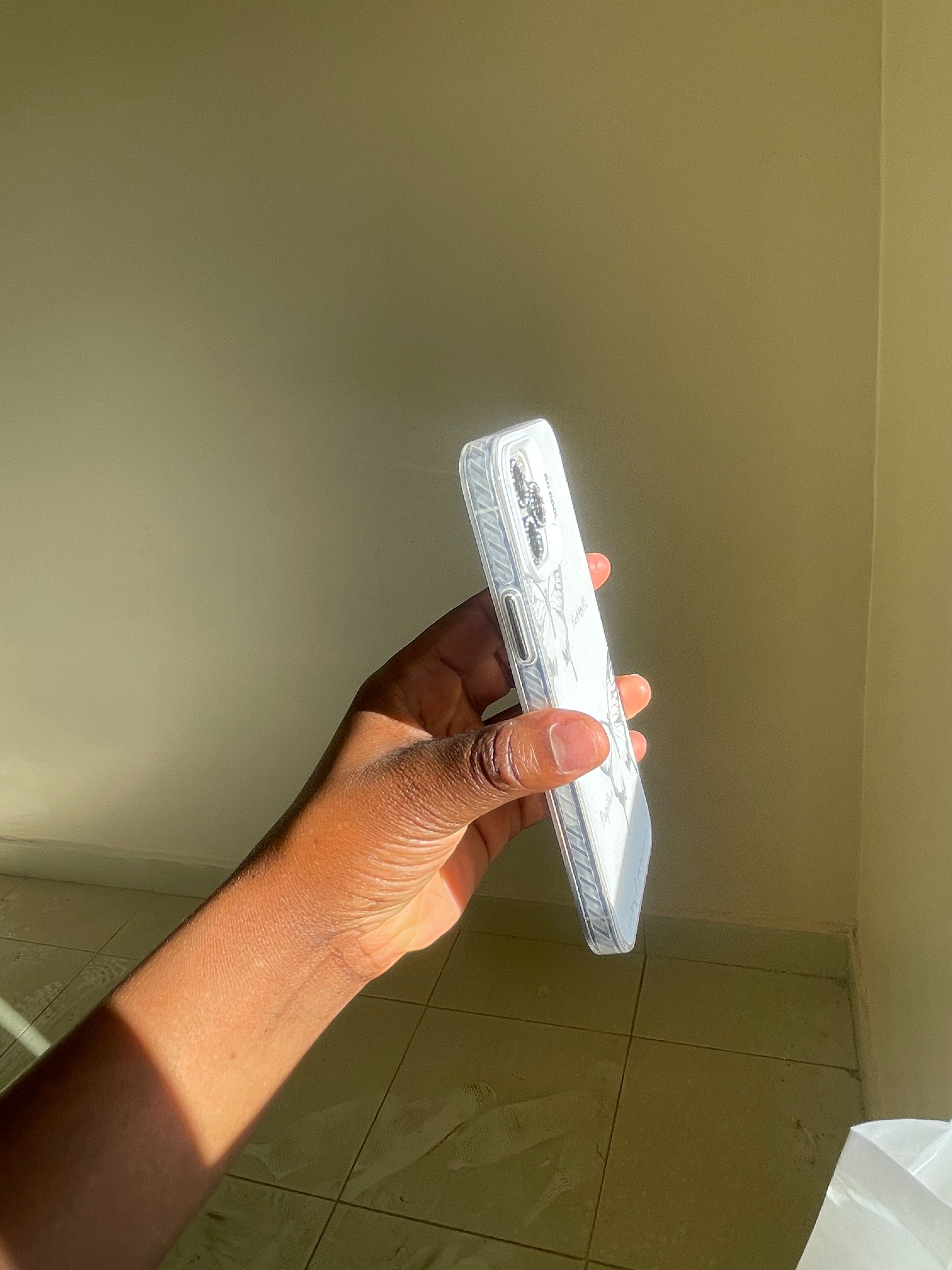 Luxury 3D Butterfly Glow-Effect iPhone 12, 13, 14 Case - Elegant "Papillon" Acrylic