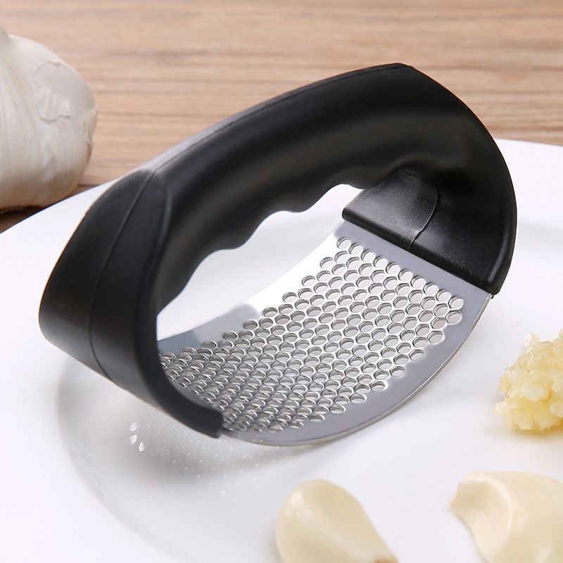 Stainless steel manual garlic press, ring-shaped large-area garlic press, garlic crusher, household kitchen tool for garlic smashing