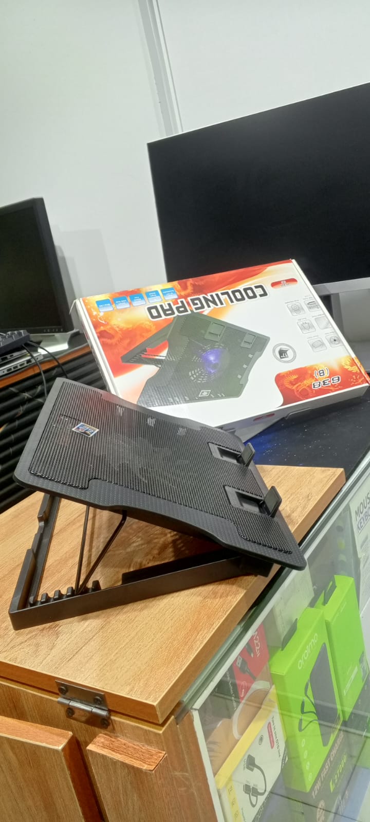 💻❄️Adjustable Laptop Stand with Cooling Fan | Ergonomic Angle Design | Built-in USB Fan for Heat Dissipation 🔥➡️❄️