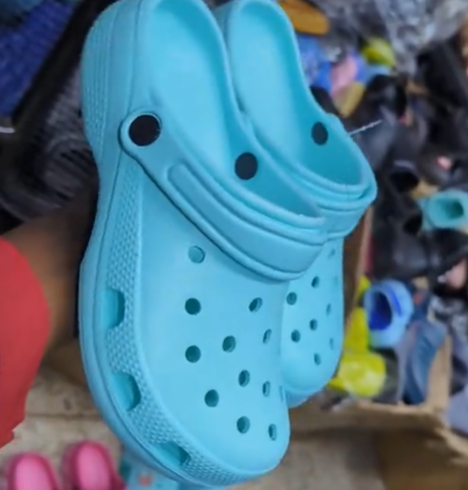 Crocs High Quality Design Long Lasting Sandals Calm clogs Mules Men/Women Adjustable Shoes