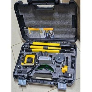 Dewalt Laser Level with Adjustable Tripod Stand