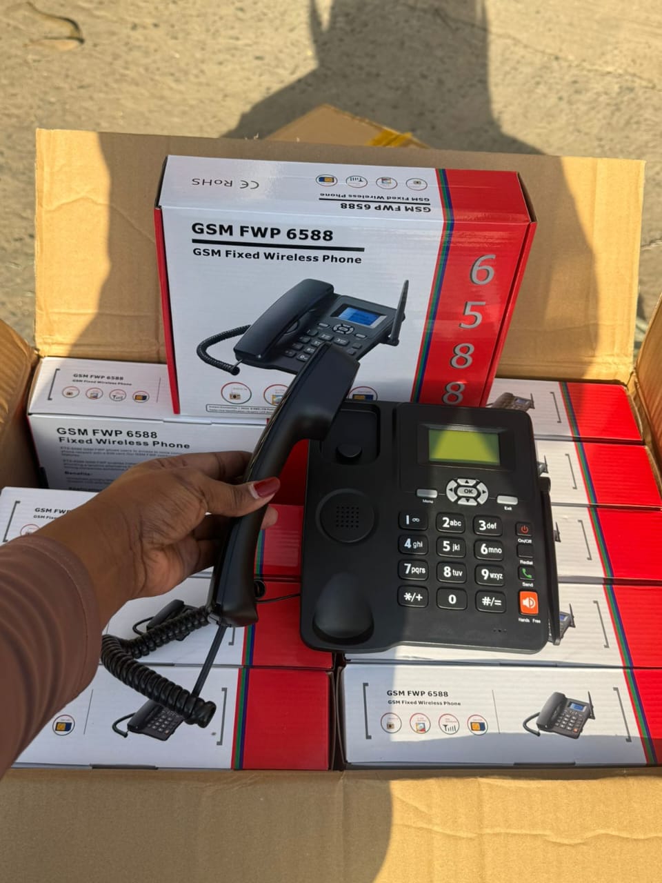 🍒Gsm 6588 Dualsim desk phone. a reliable and convenient desktop mobile phone designed for homes, offices, shops, and reception areas. It uses GSM mobile networks, eliminating the need for a landline.
