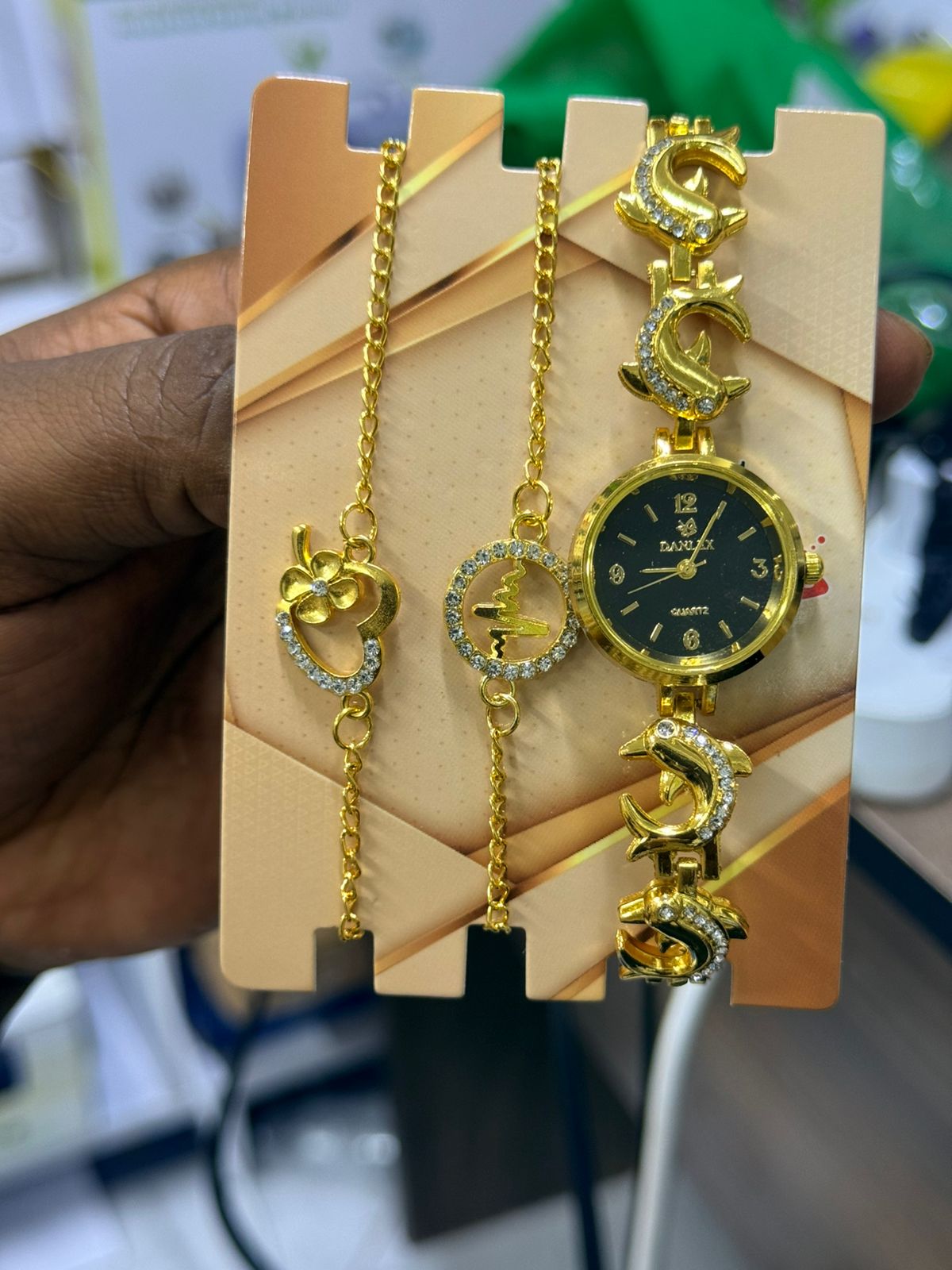 3 In 1 Ladies Watches Set – Elegant Fashion Women’s Wristwatch Combo with Luxury Quartz Watch, Bracelet Watch & Casual Daily Wear Watch, Stylish Gift Set for Girls, Office, Parties & Everyday Use