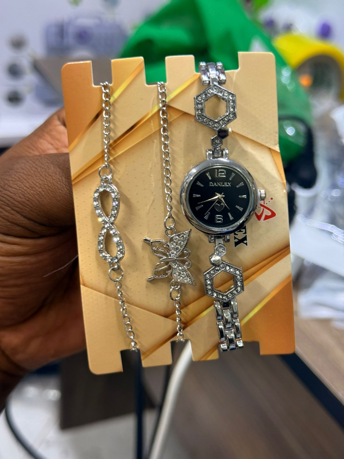 3 In 1 Ladies Watches Set – Elegant Fashion Women’s Wristwatch Combo with Luxury Quartz Watch, Bracelet Watch & Casual Daily Wear Watch, Stylish Gift Set for Girls, Office, Parties & Everyday Use