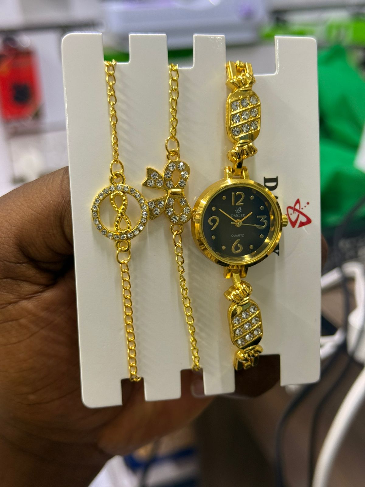 3 In 1 Ladies Watches Set – Elegant Fashion Women’s Wristwatch Combo with Luxury Quartz Watch, Bracelet Watch & Casual Daily Wear Watch, Stylish Gift Set for Girls, Office, Parties & Everyday Use