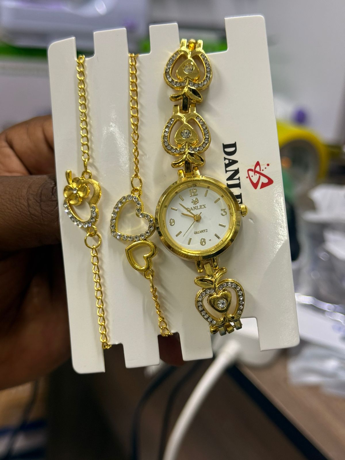 3 In 1 Ladies Watches Set – Elegant Fashion Women’s Wristwatch Combo with Luxury Quartz Watch, Bracelet Watch & Casual Daily Wear Watch, Stylish Gift Set for Girls, Office, Parties & Everyday Use