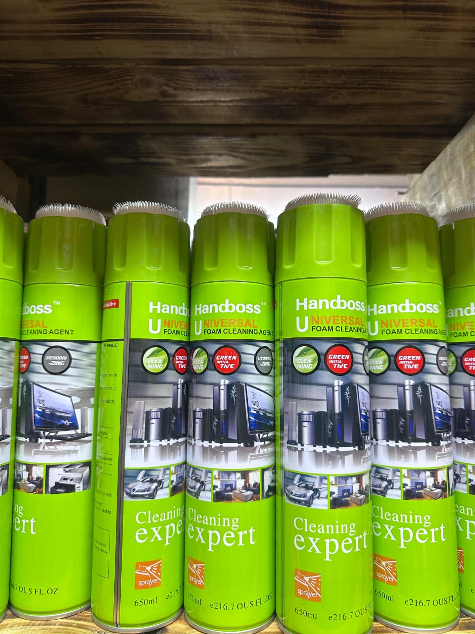 650ml Multi-purpose Form cleaner. Suitable For Cleaning: Mobile phones, tablets & cases Laptops, keyboards, mice & screens Headphones, earphones & smarter watches Game controllers