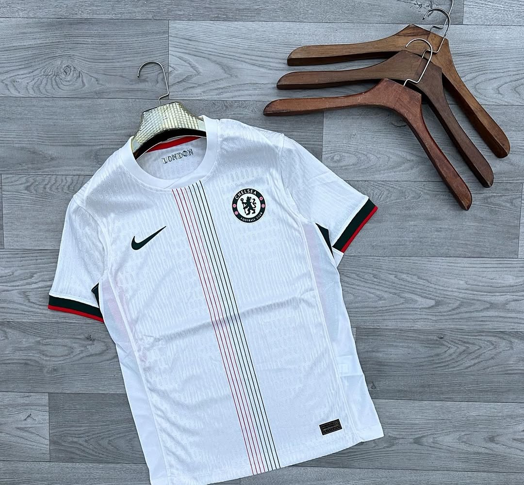 Chelsea FC Away Jersey 2025/2026 – Men’s Football Shirt (Player & Fan Edition Available)