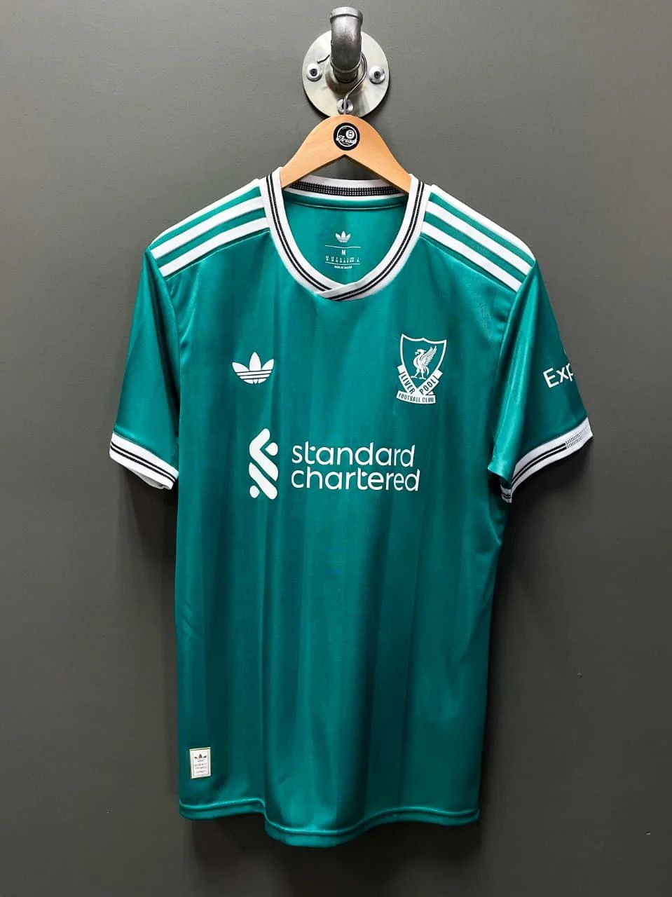 Official-Style Liverpool 25/26 Green Football Jersey – Athletic, Sweat-Wicking, Modern Training & Match Shirt