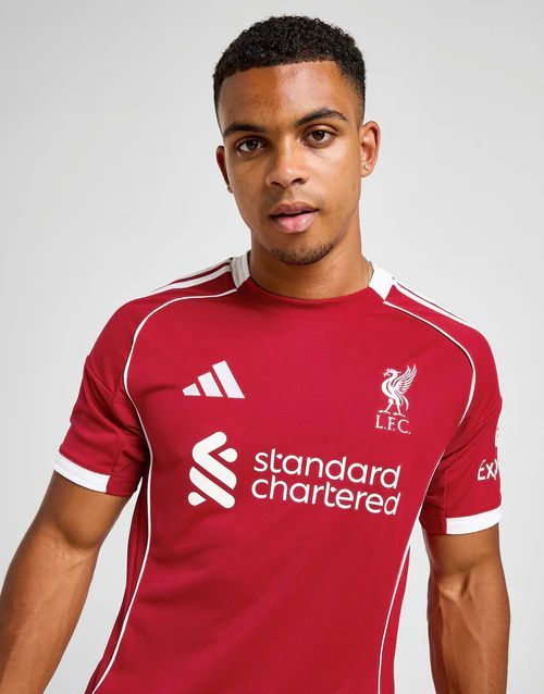 Liverpool 25/26 Red Football Jersey – Lightweight, Sweat-Wicking Training Shirt for Sports & Casual Wear