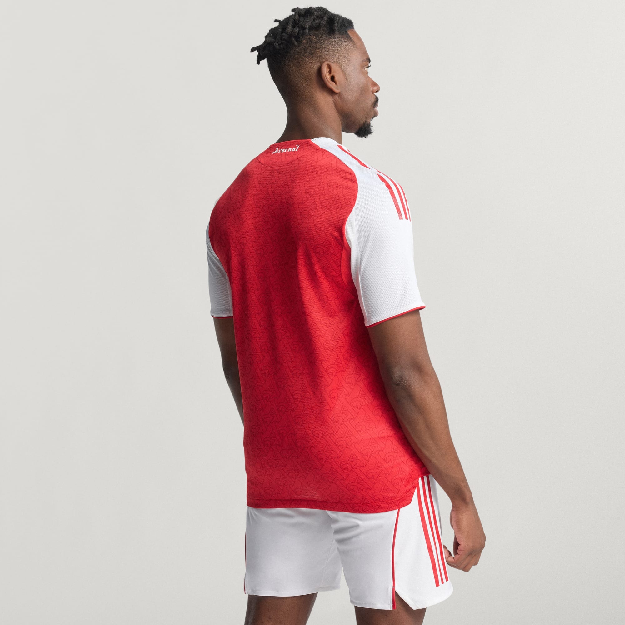 Arsenal 25/26 home red jersey. Lightweight, breathable, quick-dry fabric. Perfect for football, training, gym, and casual wear. Durable & premium finish.