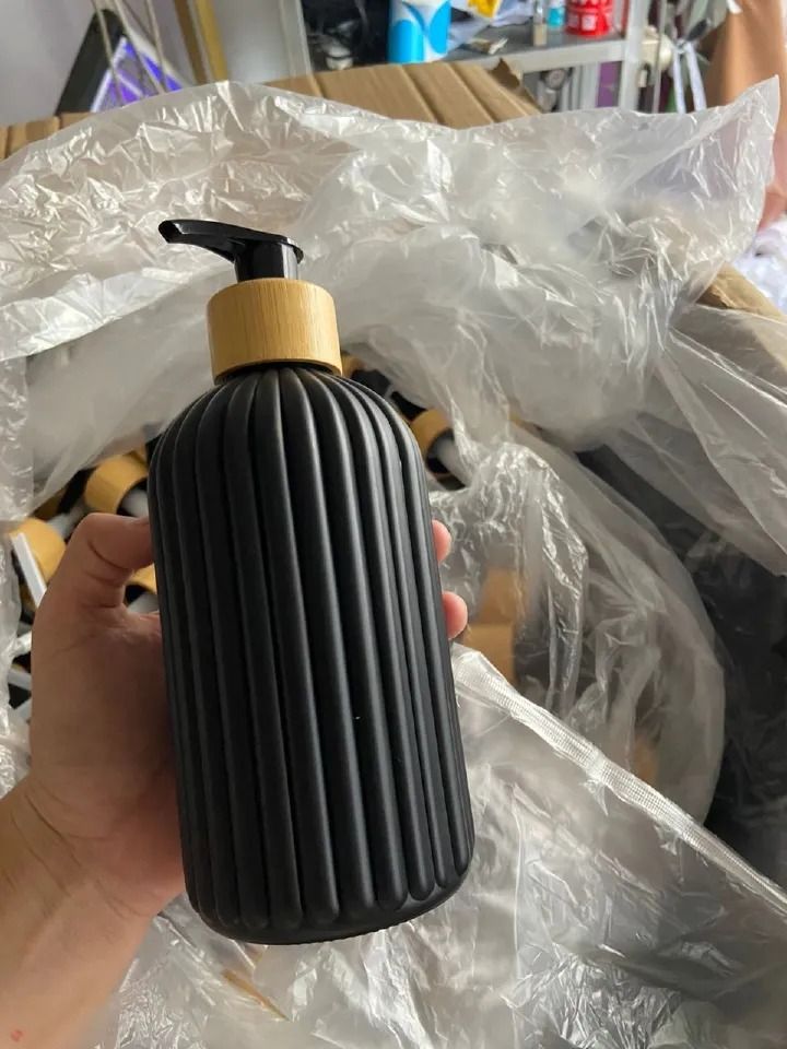 500ml Strip Soap Dispenser with Bamboo Pump Refillable Bottle Shampoo Conditioner Lotion Body Wash Empty Container for Bathroom