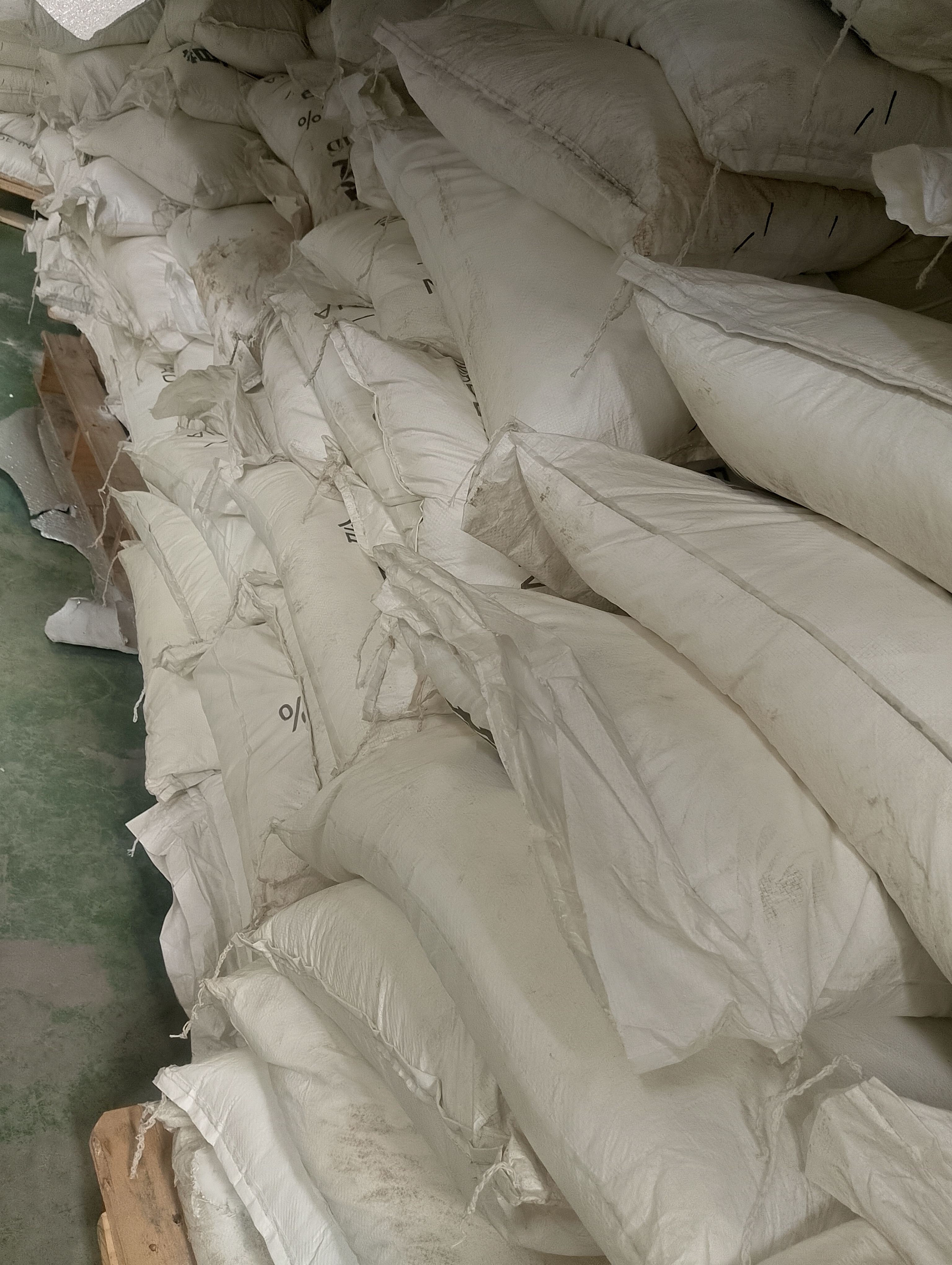 Oxalic Acid 99.6% High Purity – 25kg Industrial Rust Remover & Cleaning Chemical – Made in China,Professional Grade Oxalic Acid 99.6% (25kg) – Metal Rust Removal, Water Treatment & Fabric Cleaning