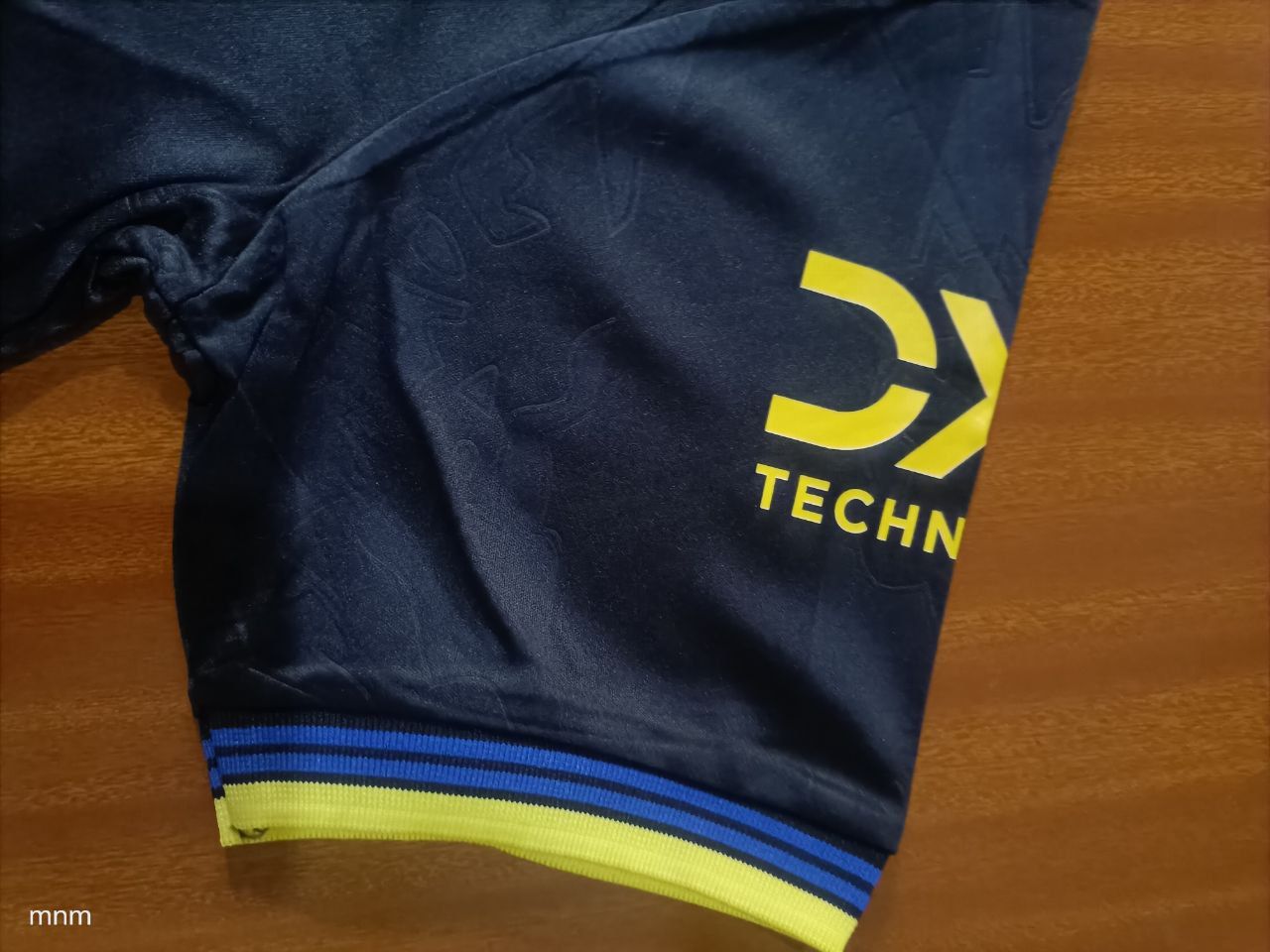 🔥🔥 MAN U JERSEY (BLACK) .Forget the basic reds—we’re going DARK MODE. This Snapdragon x Adidas Trefoil combo is high-key the cleanest drop of the season. It’s giving elite, ICONIC vibes.