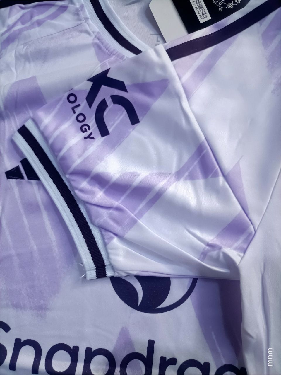 NEW ARRIVALS 🔥🔥WHITE MAN  UTD 2025/2026 Away Jersey – fans kit. "Pure Ice" Edition ❄️. Represent Man Utd with the cleanest drip in the 254, look no further.