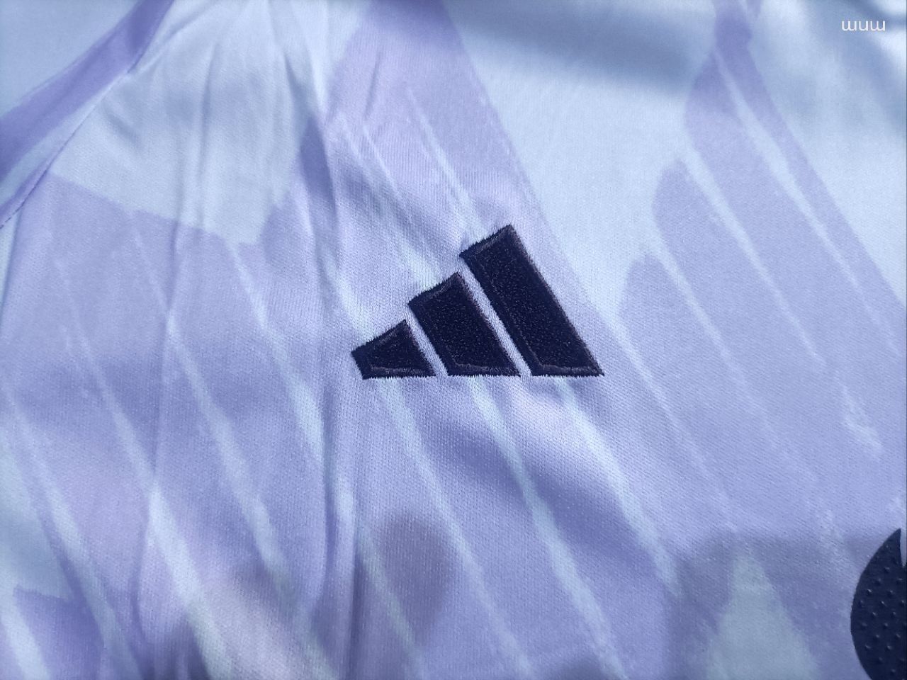 NEW ARRIVALS 🔥🔥WHITE MAN  UTD 2025/2026 Away Jersey – fans kit. "Pure Ice" Edition ❄️. Represent Man Utd with the cleanest drip in the 254, look no further.