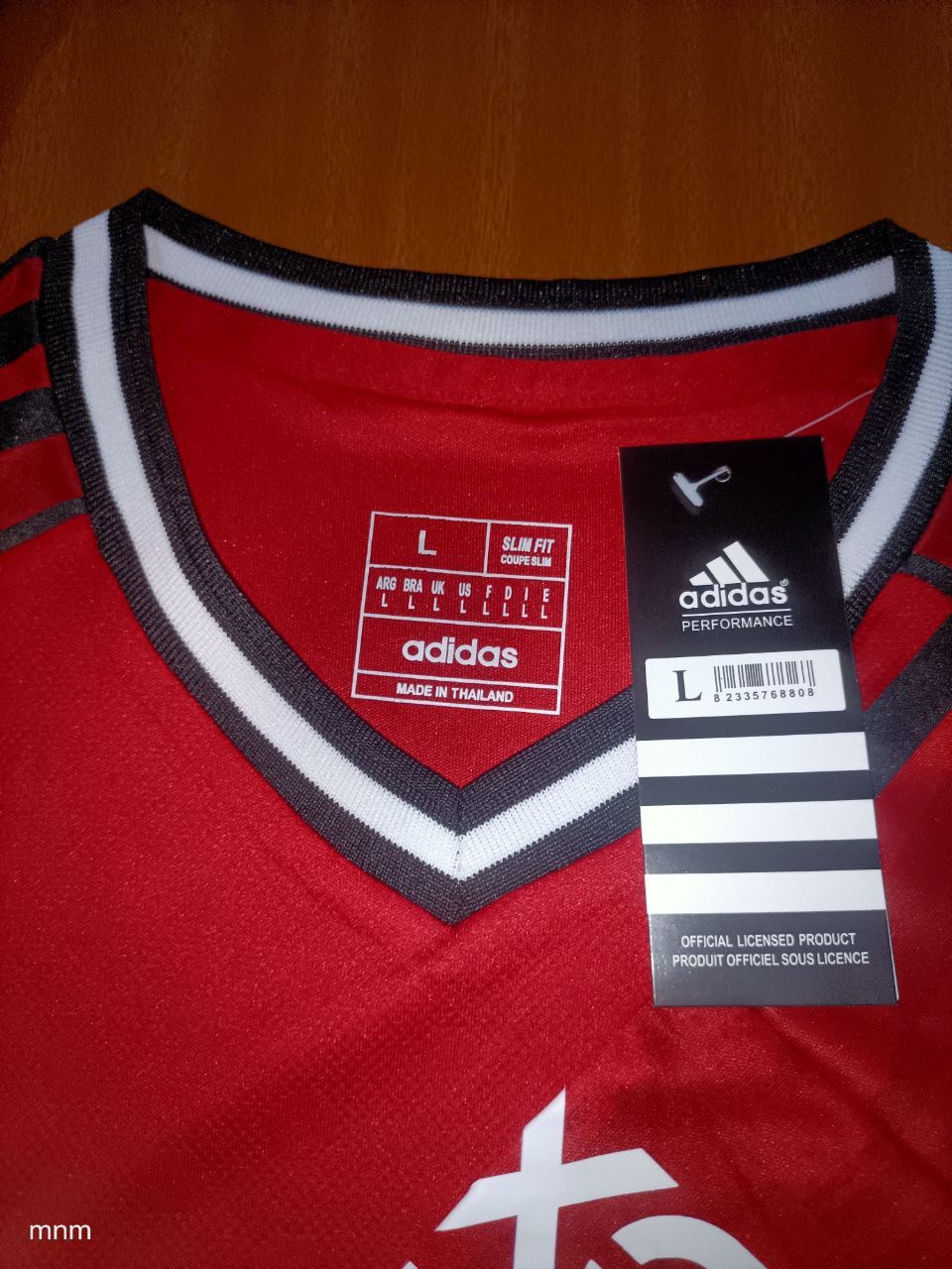 RED MAN UTD HOME JERSEY 25/26. Designed for comfort and style, whether you’re on the pitch or cheering from the stands, this jersey captures the  spirit with authentic Adidas craftsmanship.