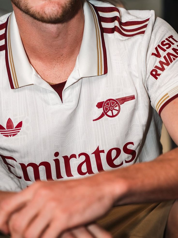 🔥🔥HOT SALE PREMIUM WHITE ARSENAL JERSEY 25/26 Season. Tell me a cleaner kit... I'll wait. 💅 The Arsenal White Edition is officially the MVP of my wardrobe.#ArsenalFC #Streetwear #CleanFit