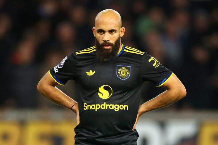 🔥🔥 MAN U JERSEY (BLACK) .Forget the basic reds—we’re going DARK MODE. This Snapdragon x Adidas Trefoil combo is high-key the cleanest drop of the season. It’s giving elite, ICONIC vibes.