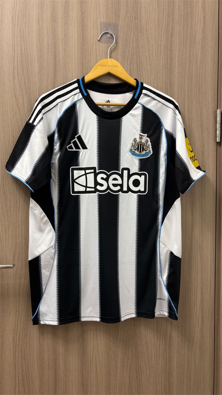 Newcastle 25/26 season "Monochrome" Edit: Iconic Aura Only. This isn't just a kit; it’s a high-contrast streetwear staple that screams "Main Character Energy." This is the final boss of jerseys.