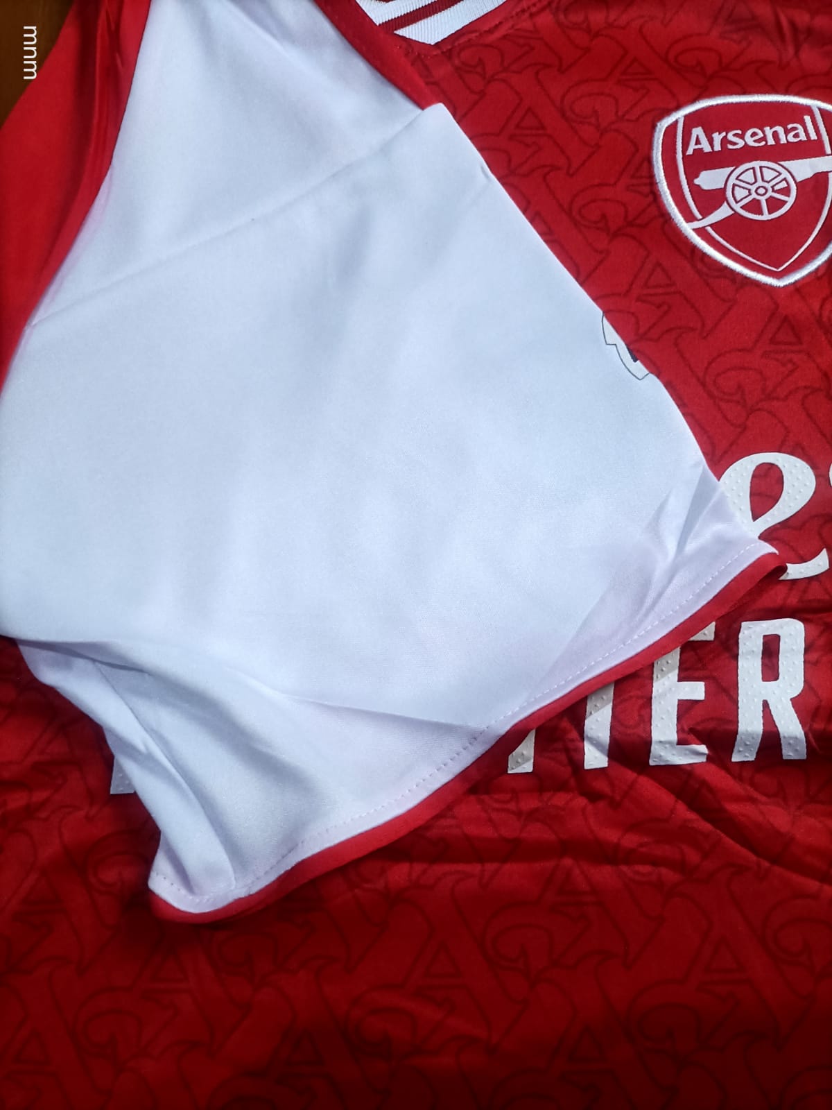 🔥🔥RED Arsenal 2025/26 Home Jersey. This is more than just a piece of sportswear.  It's designed to hug the body for a streamlined, athletic look.