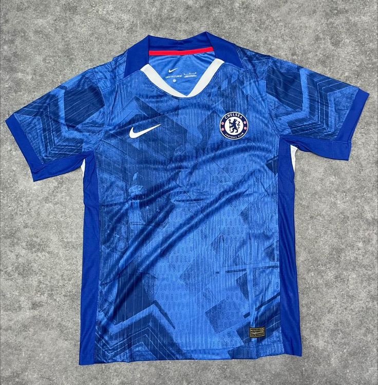 Blue Chelsea FC 25/26 Home Jersey. Step to the new era with the same look worn by stars like Cole Palmer.This is a piece of club's identity, engineered for performance and street styled.
