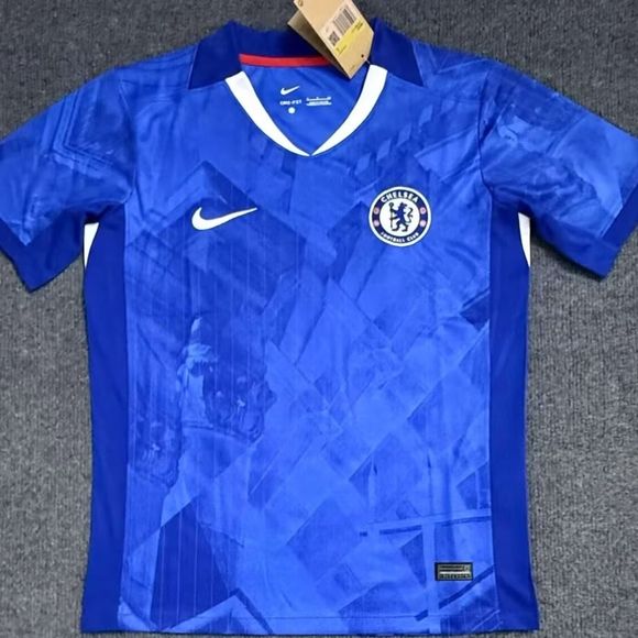 Blue Chelsea FC 25/26 Home Jersey. Step to the new era with the same look worn by stars like Cole Palmer.This is a piece of club's identity, engineered for performance and street styled.