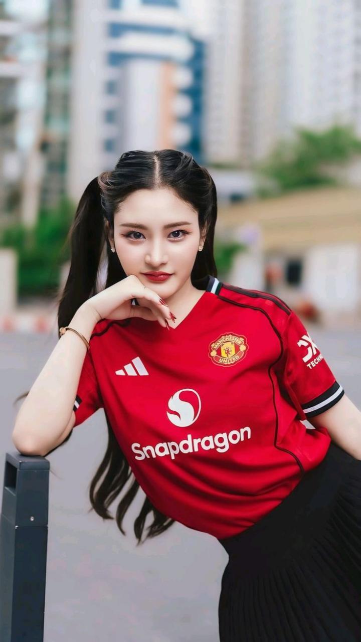 RED MAN UTD HOME JERSEY 25/26. Designed for comfort and style, whether you’re on the pitch or cheering from the stands, this jersey captures the  spirit with authentic Adidas craftsmanship.