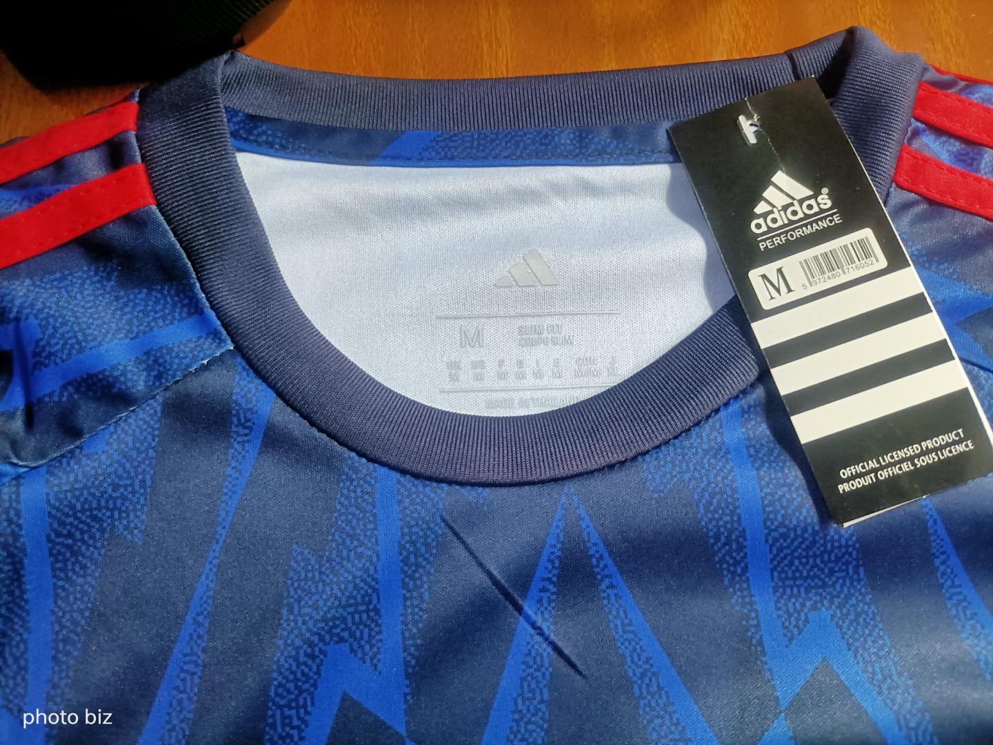 🔥🔥 MUST HAVE ARSENAL JERSEY (NIGHT BLUE). Few units remaining, grab one before they run out.