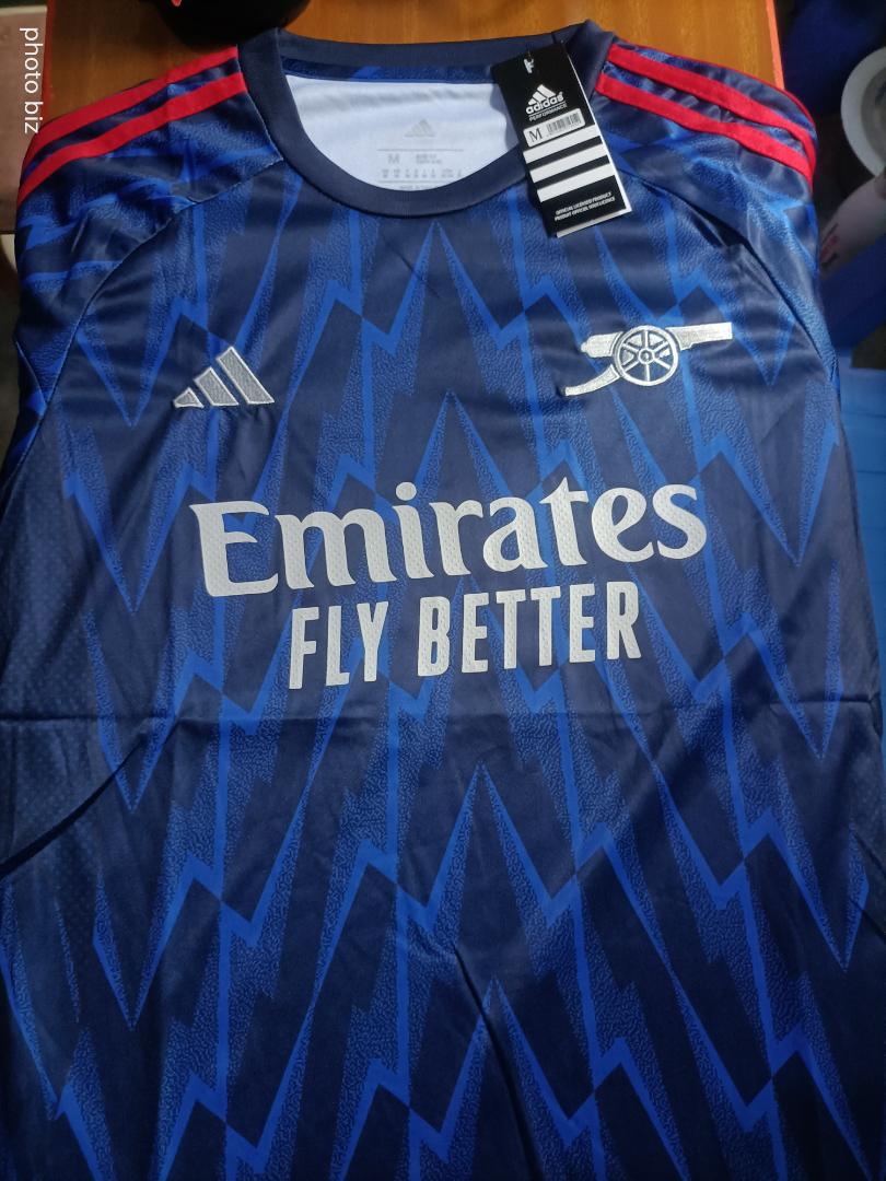 🔥🔥 MUST HAVE ARSENAL JERSEY (NIGHT BLUE). Few units remaining, grab one before they run out.